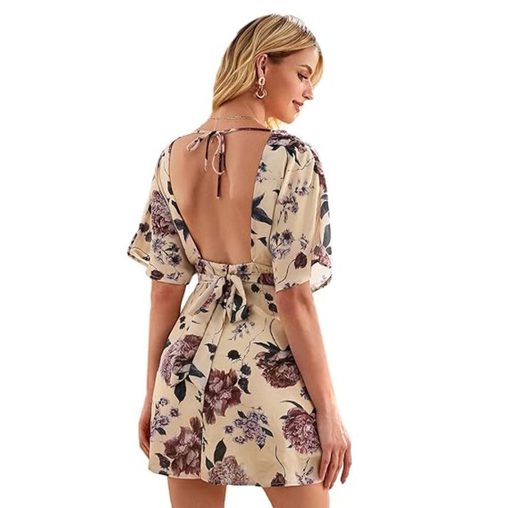 Women's Floral Mini Dress With Plunging V-Neck and Flutter Sleeves Size Medium